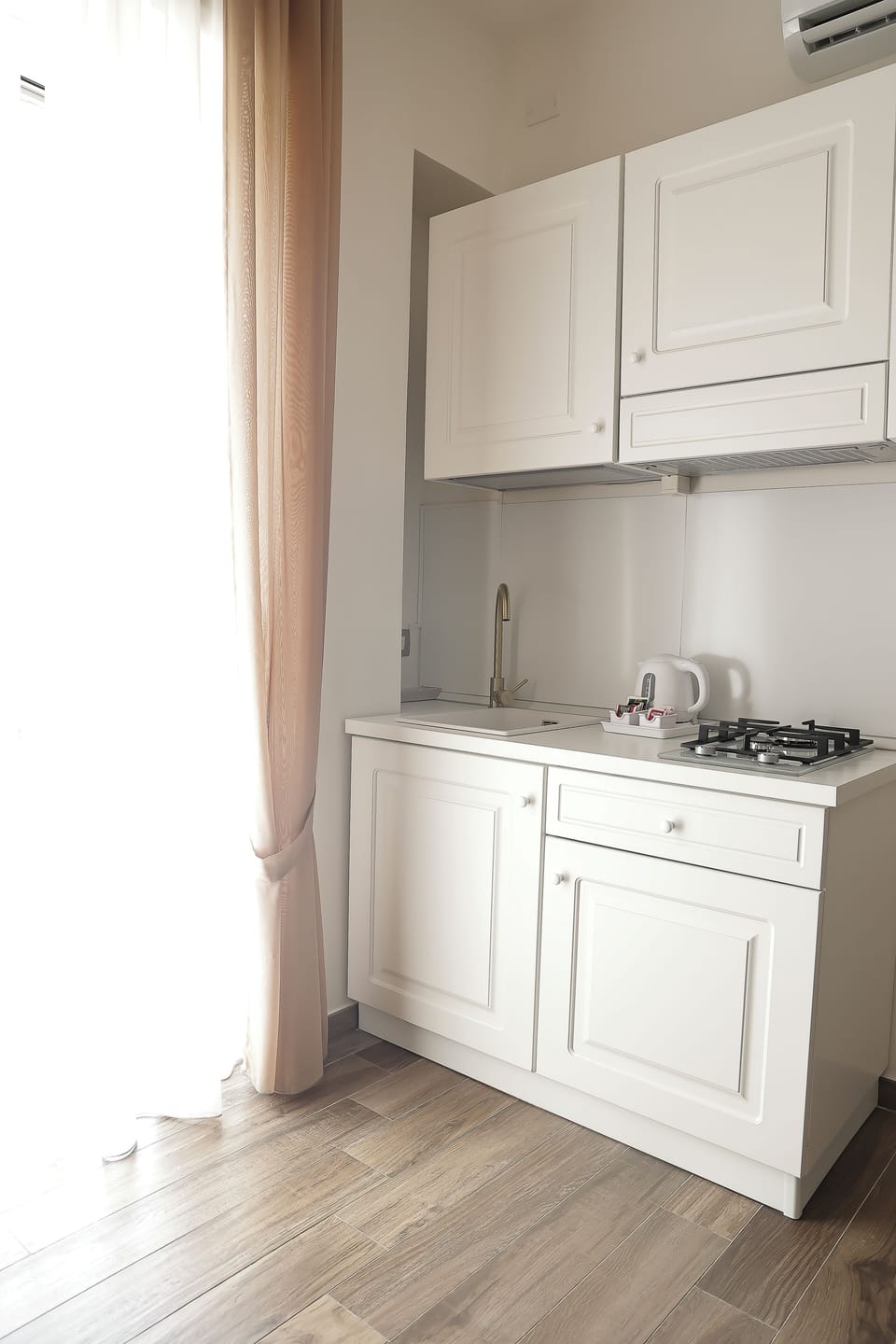 Family Triple Room, Balcony, City View | Private kitchen