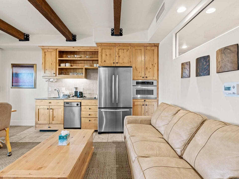 Kitchenette / Sleep Sofa