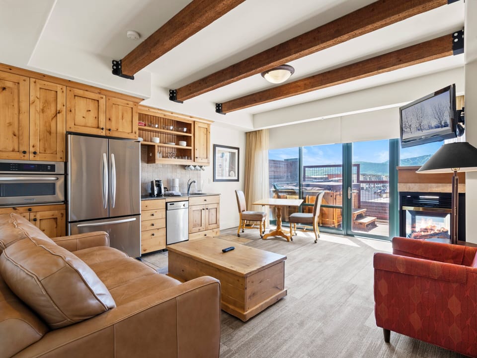 Kitchenette / Living Area / Sleeper Sofa