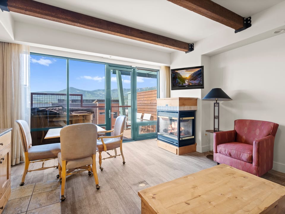 Living / Dining Area / Balcony