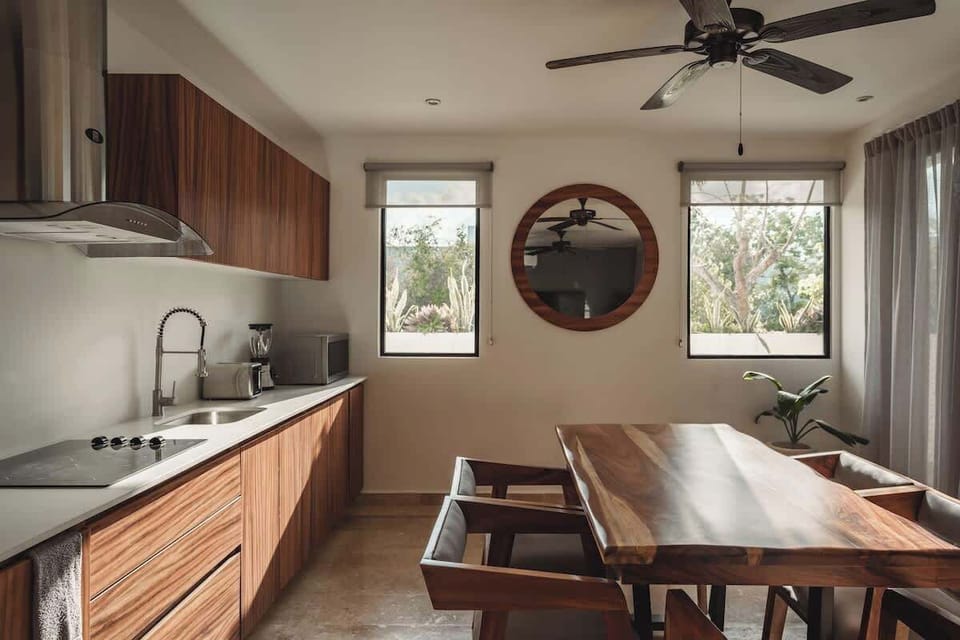 Dining Table & Fully Equipped Kitchen