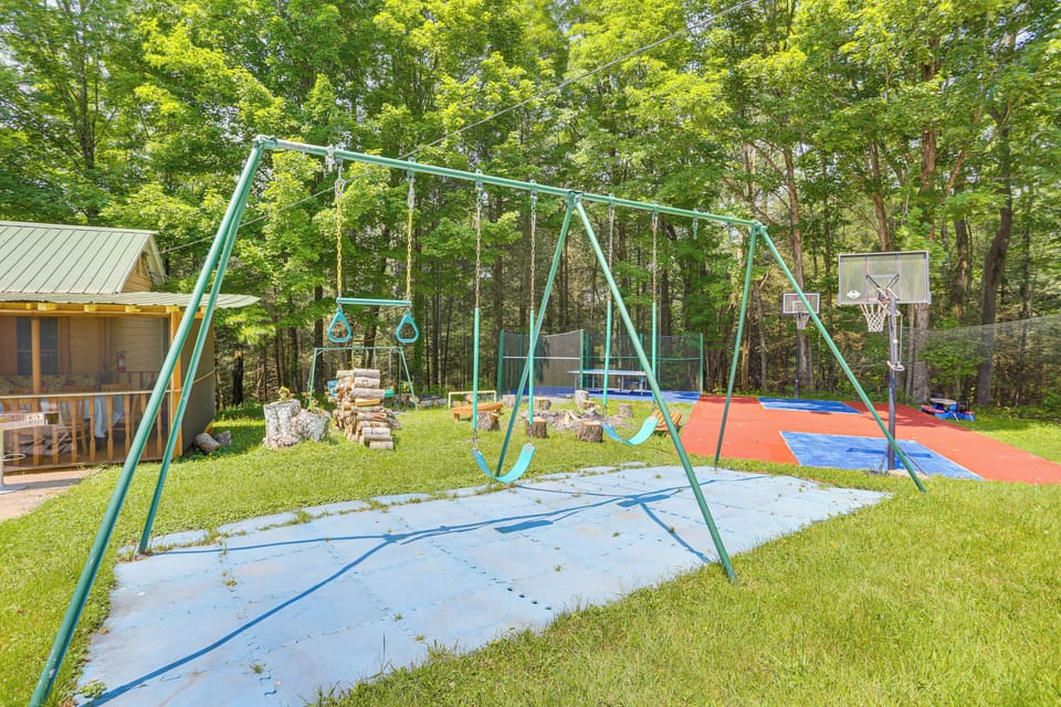 5 Mi to Marina & Raceways: Monticello Retreat! Cottage in New York