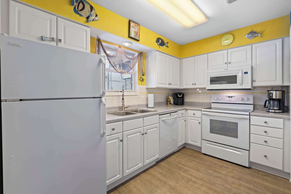 Full kitchen