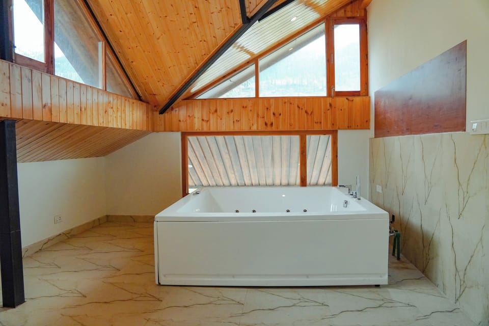 Indoor spa tub