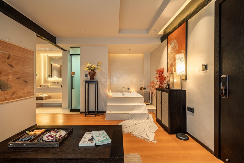 Deluxe Double Room, Garden View | Living room | 55-inch LCD TV with digital channels