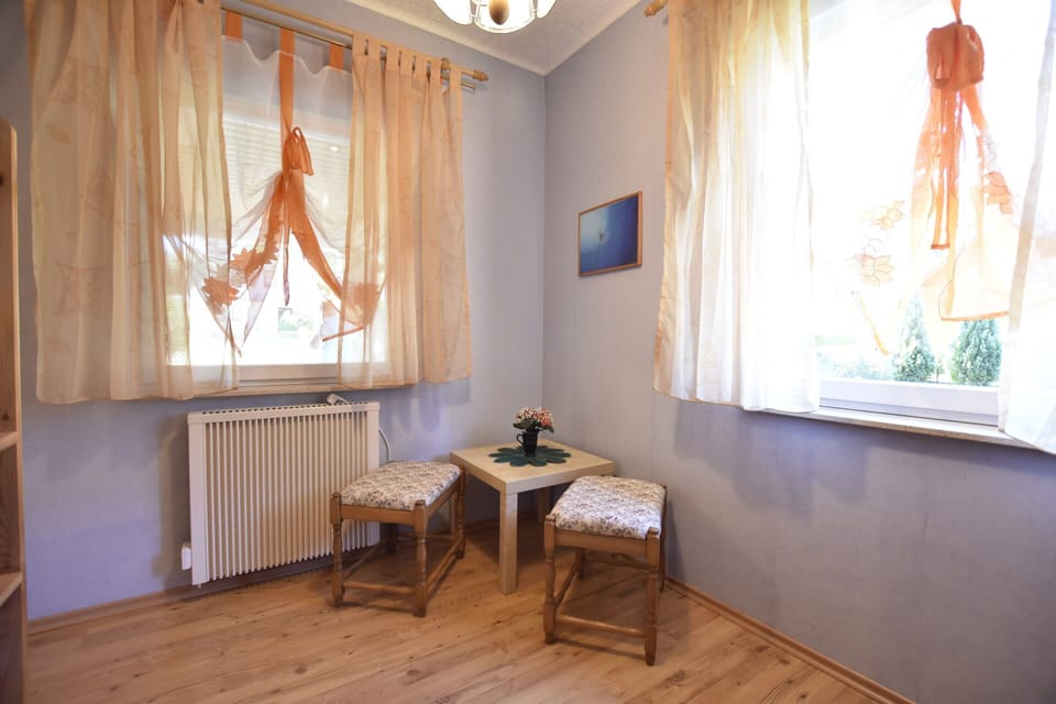 House | 2 bedrooms, individually furnished, bed sheets