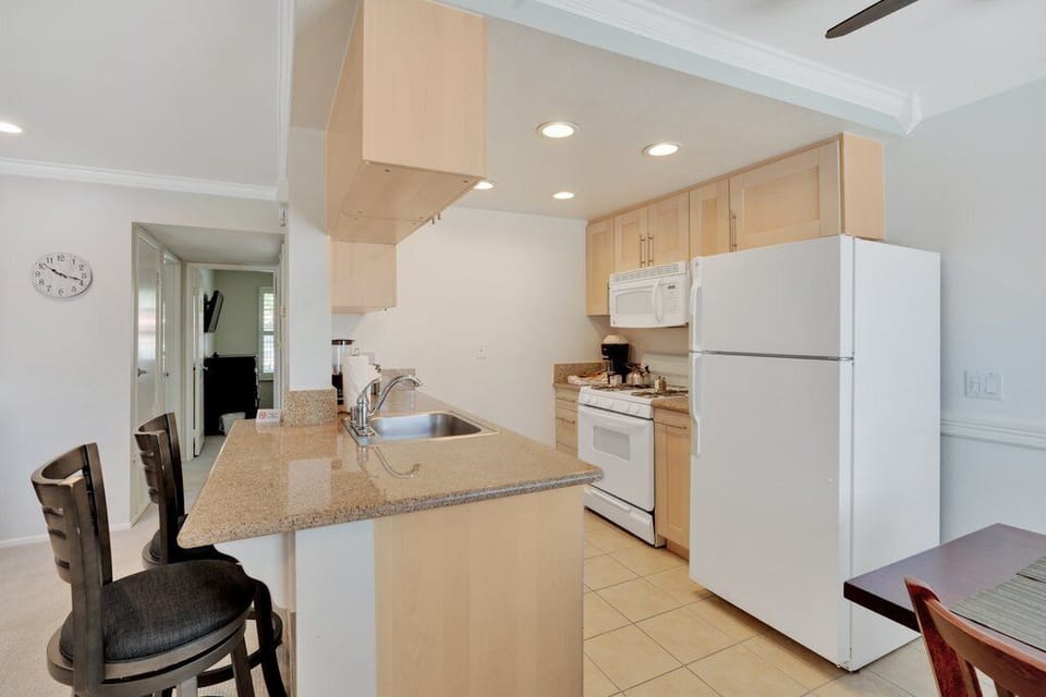 Comfort Condo | In-room safe, free WiFi