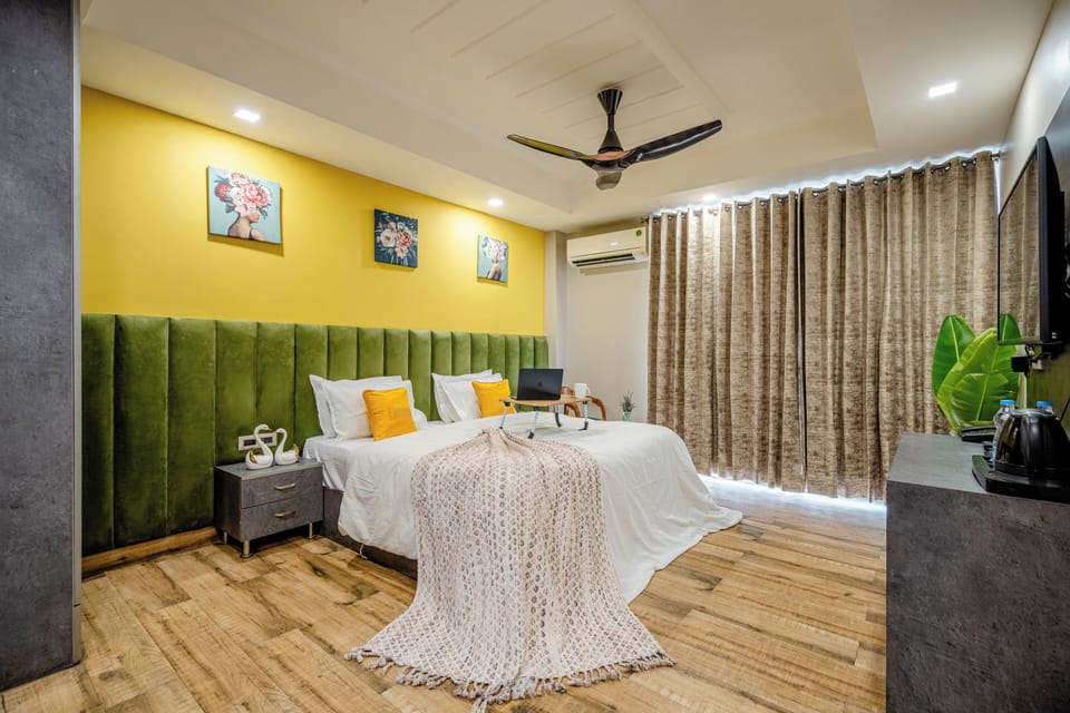 Superior Double Room, City View | In-room safe, iron/ironing board, free WiFi