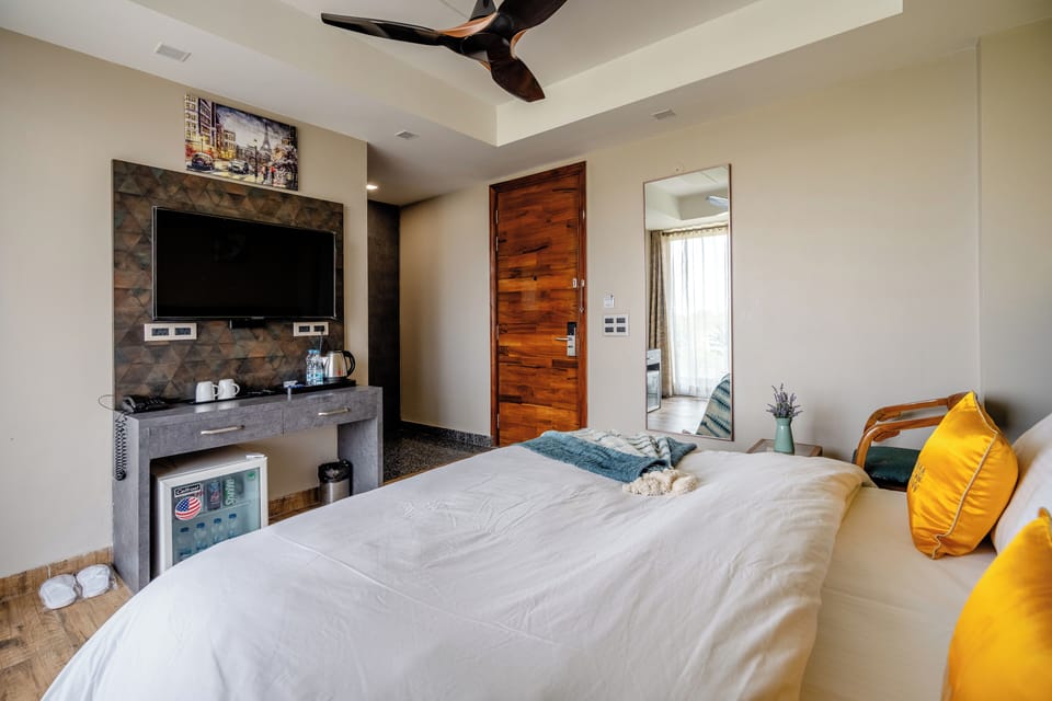 Superior Double Room, City View | In-room safe, iron/ironing board, free WiFi