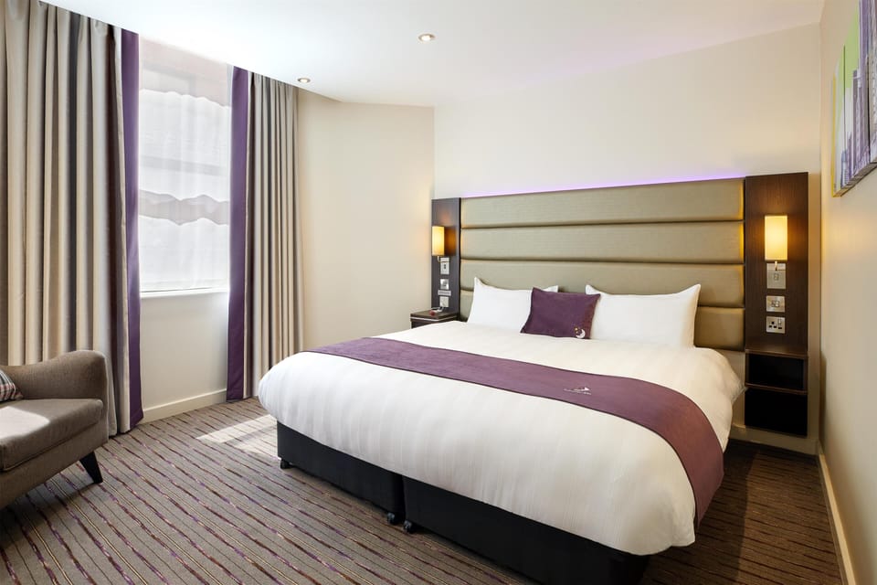 Standard Double Room, Accessible Bathtub | Bed sheets