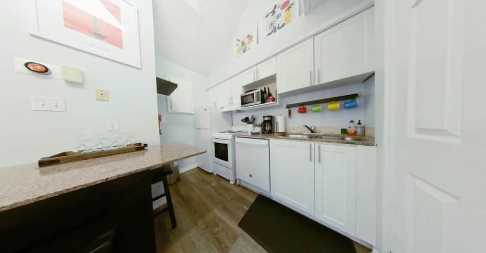 Standard Apartment, 2 Bedrooms, Balcony, Mountain View | Private kitchen | Coffee/tea maker, electric kettle, toaster