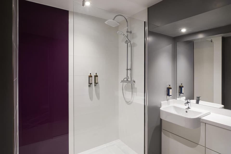Superior Double Room | Bathroom