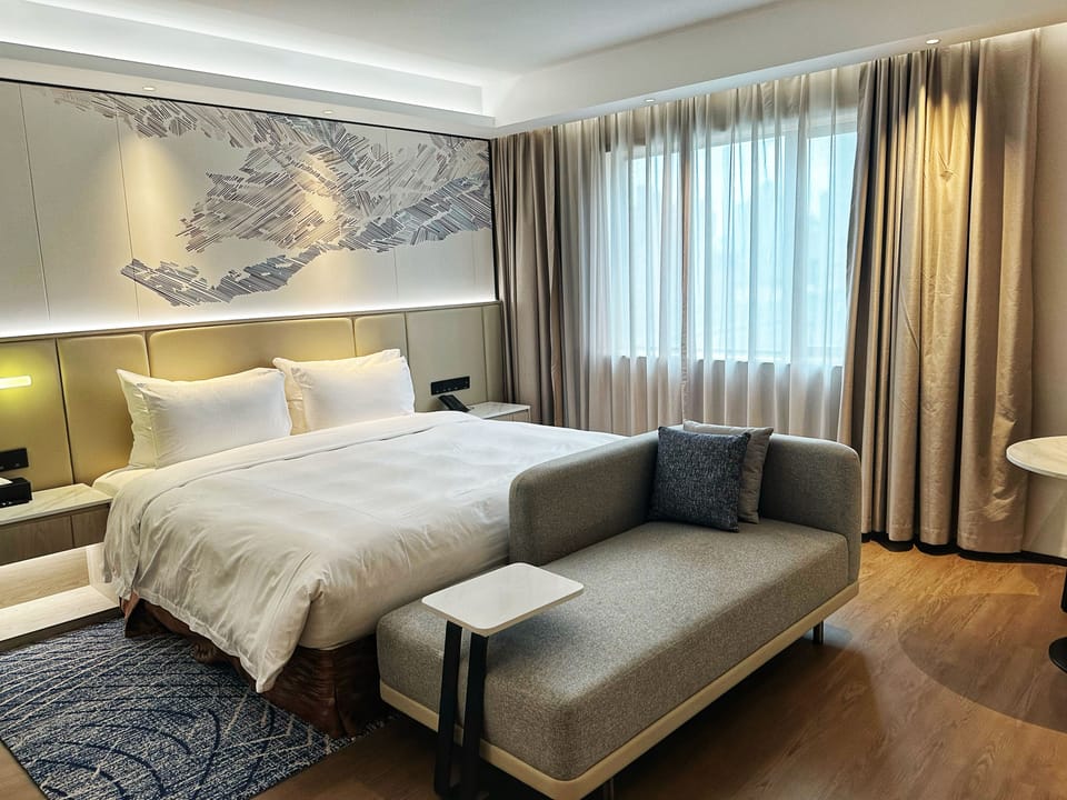 Deluxe King Room | Premium bedding, down comforters, minibar, in-room safe