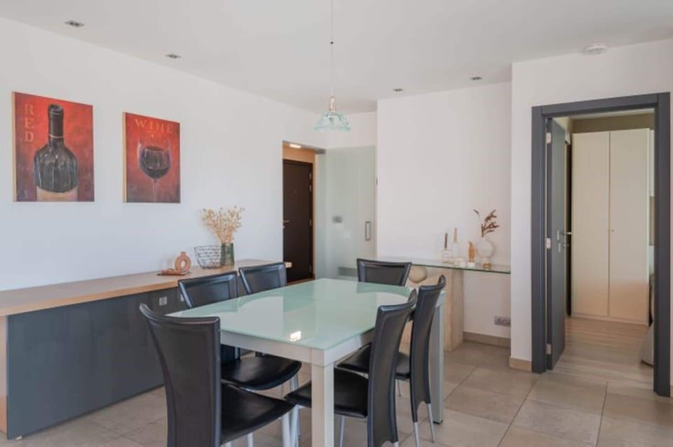Apartment | Dining