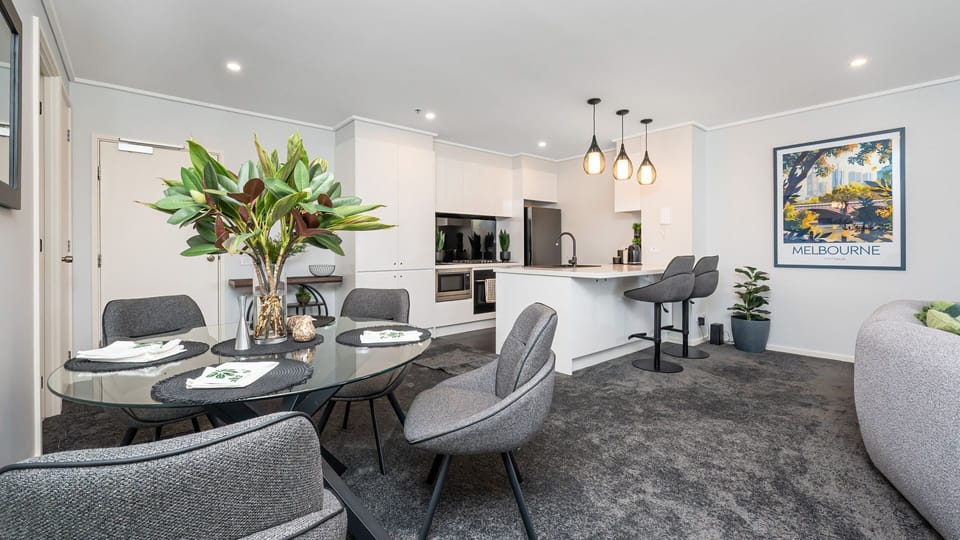 Dining with seating for 4