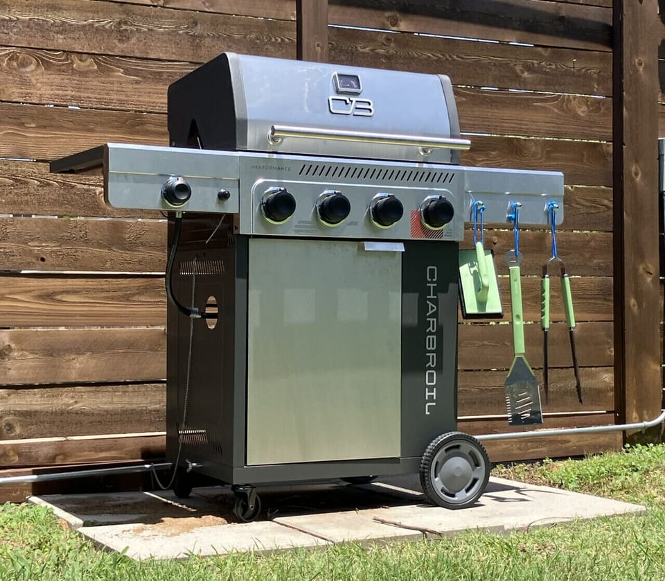 {Courtyard} Gas grill ~ propane provided