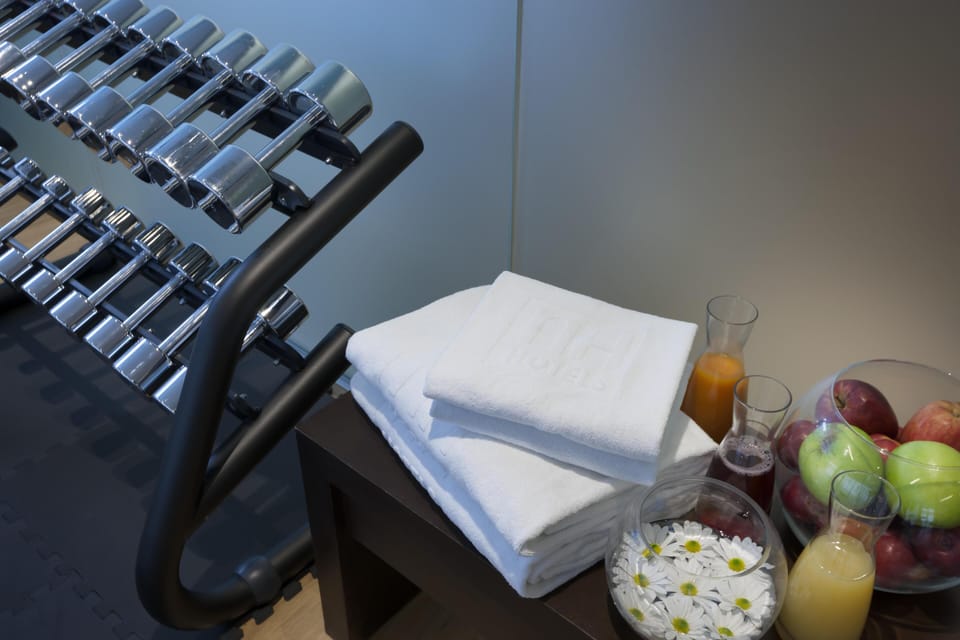 Minibar, in-room safe, desk, blackout drapes