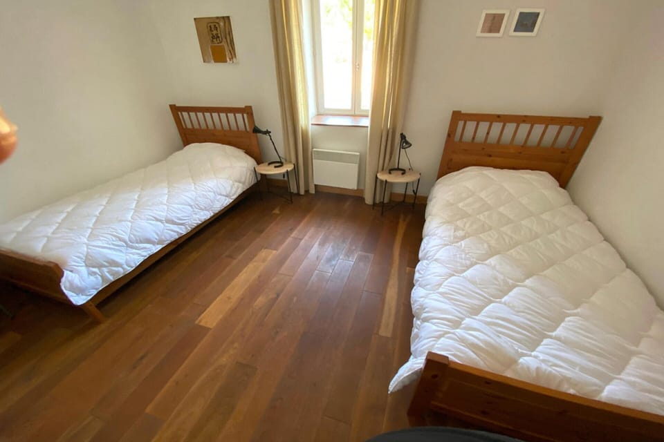 House | 4 bedrooms, individually furnished, bed sheets