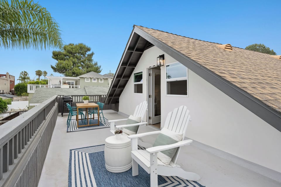 Dine outdoors, fire up the grill, and unwind with ocean views after a beach day.
