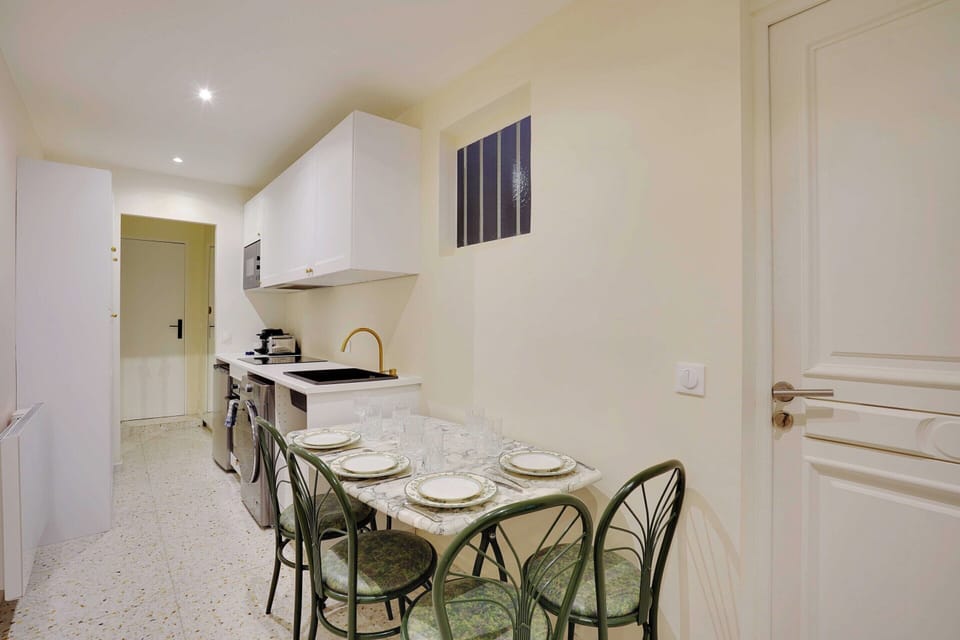 Apartment | Dining