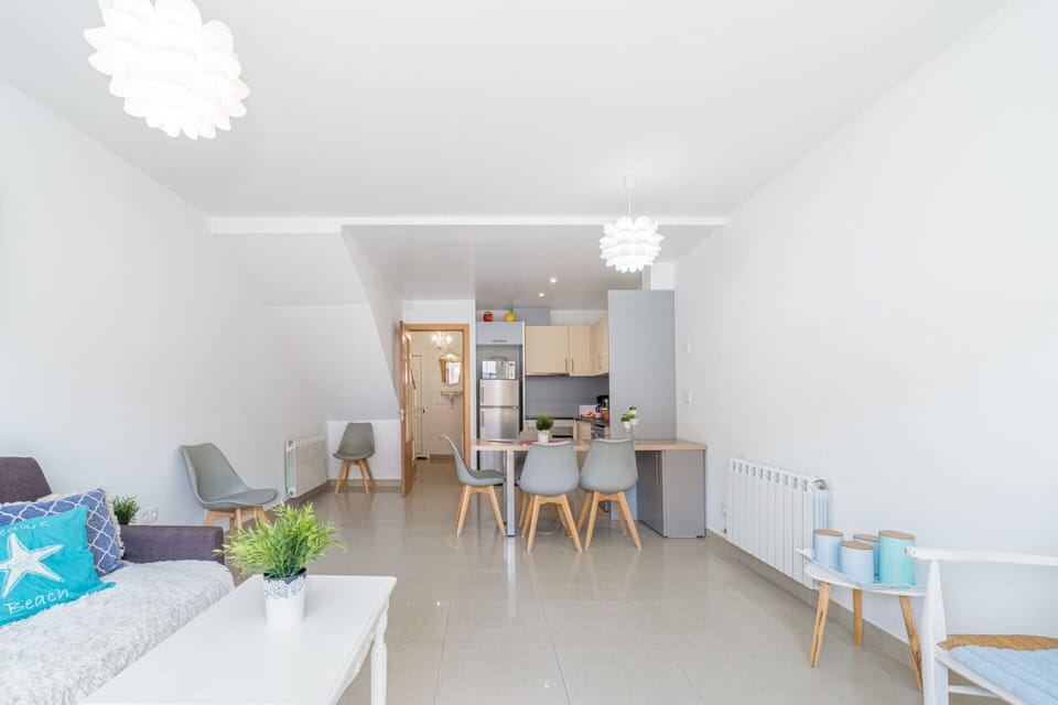 Mobile Home | Dining