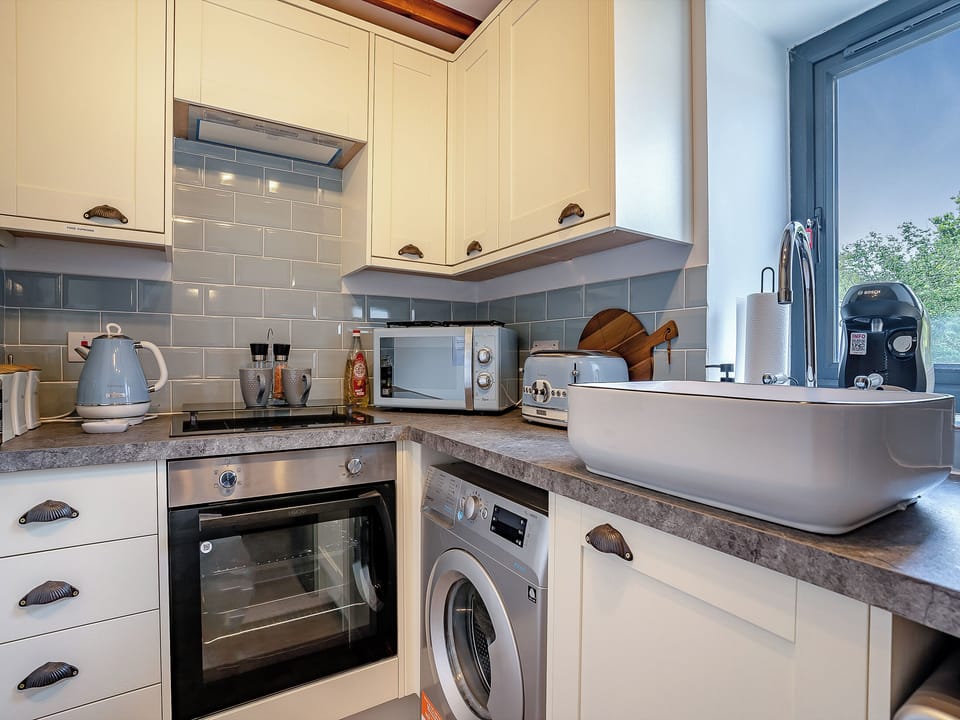 Kitchen | The Old Cowsheds 3 - Mynach - Gaer Cottages, Cribyn, Lampeter