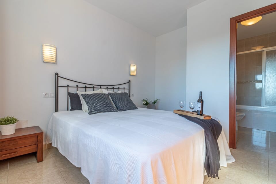Villa | 5 bedrooms, iron/ironing board