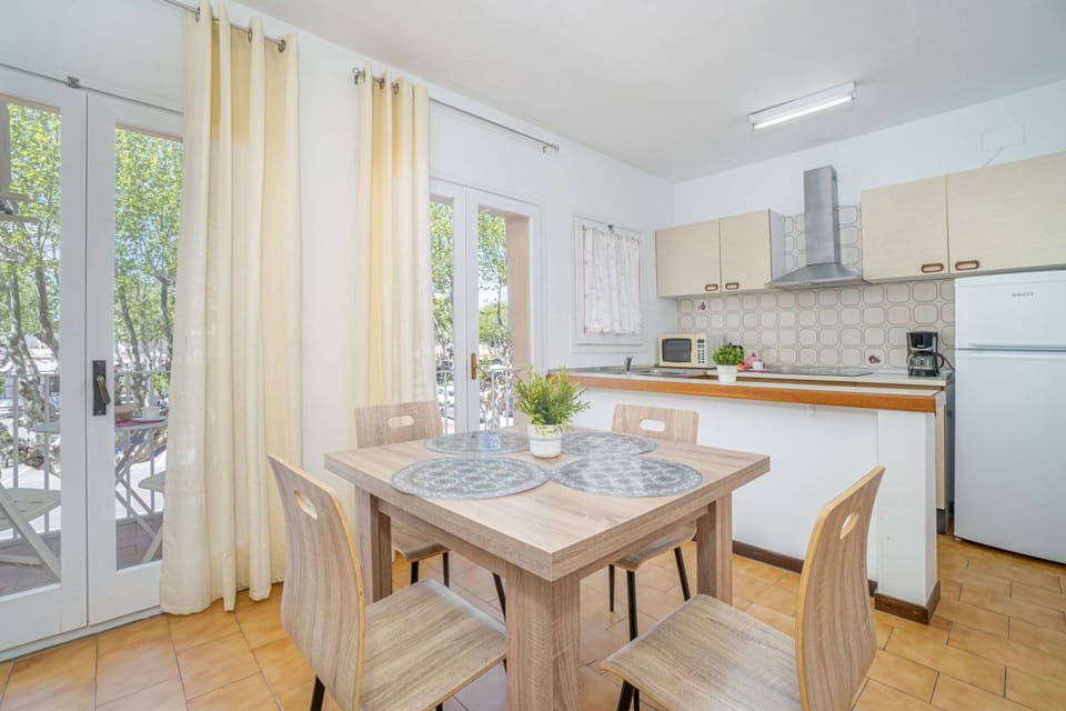 Apartment | Dining