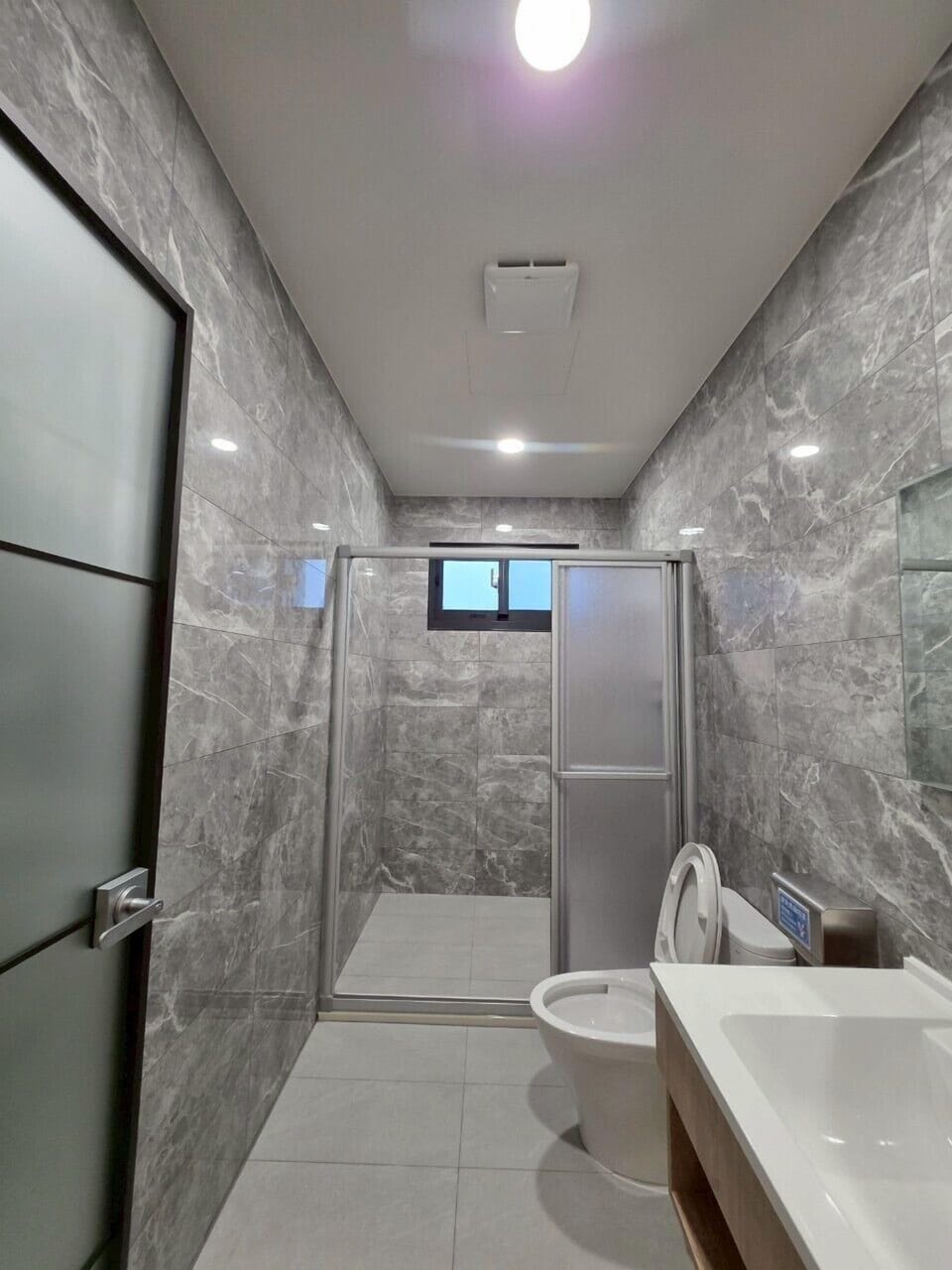 Desk, laptop workspace, blackout drapes, free WiFi