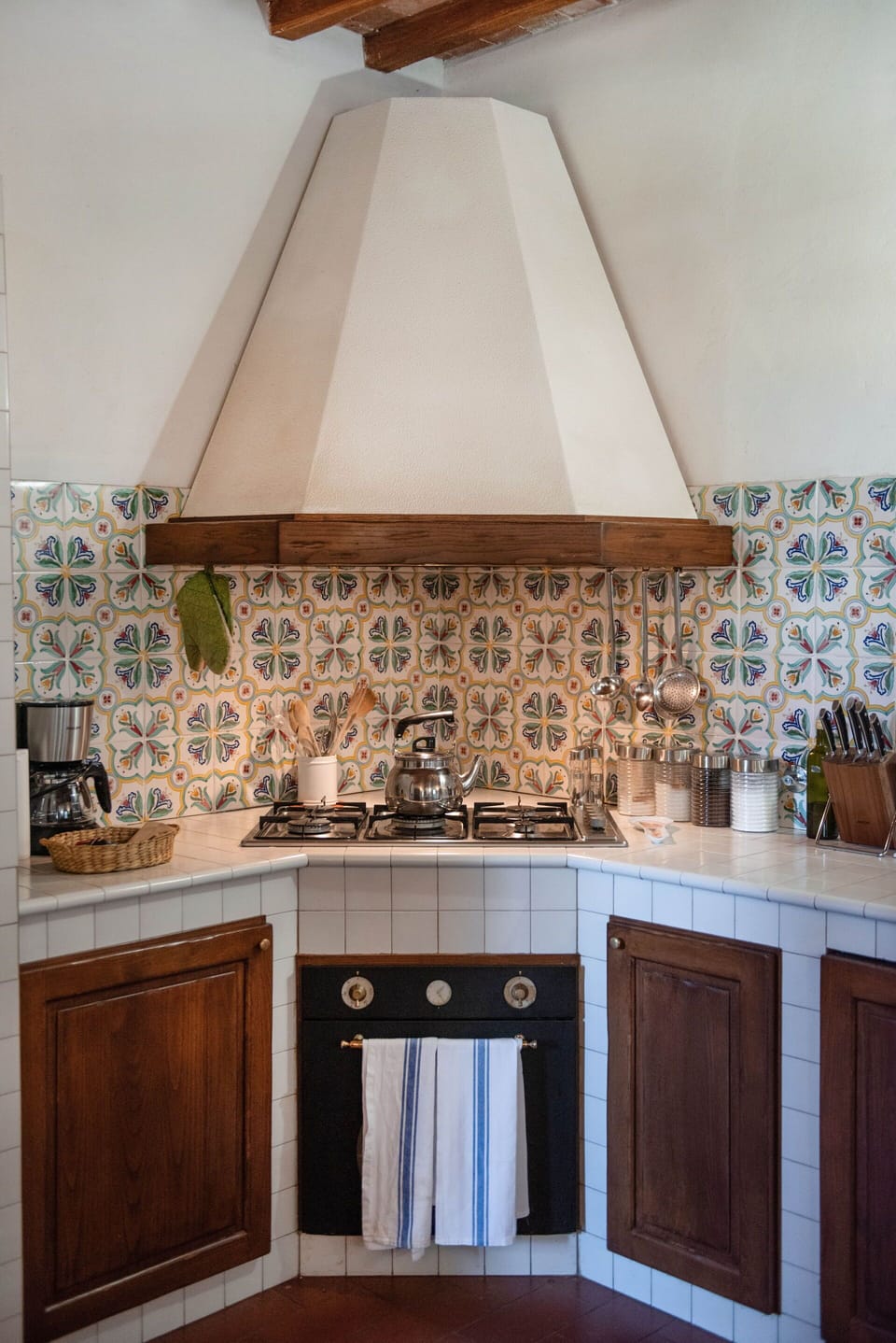 Autumn, Dining Room, Kitchen, Living Room, Spring, Summer, Winter