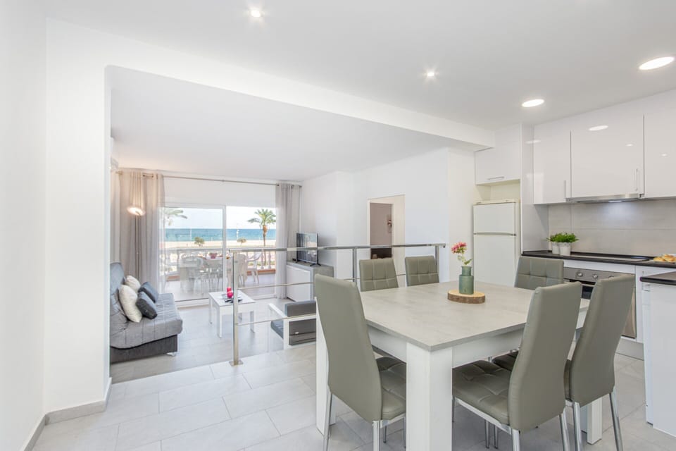 Apartment | Dining
