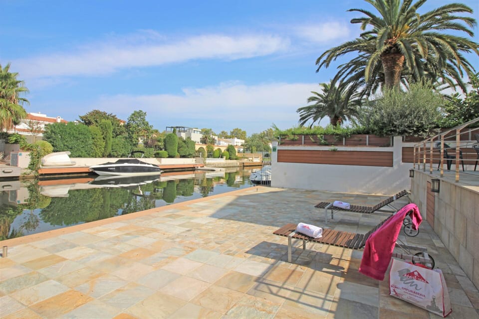 Villa | Pool | Indoor pool, outdoor pool