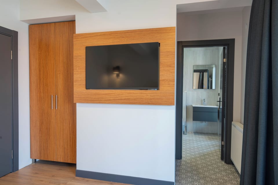 Deluxe Double Room, Terrace, Sea View | Egyptian cotton sheets, premium bedding, Select Comfort beds
