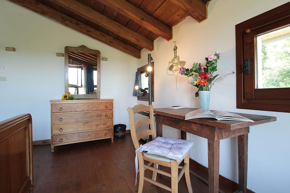 Autumn, Room Detail, Spring, Summer