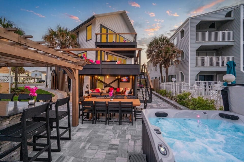 Paradise is calling your name