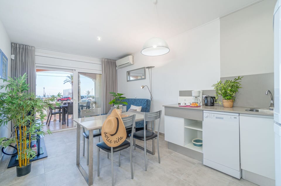 Apartment | Dining