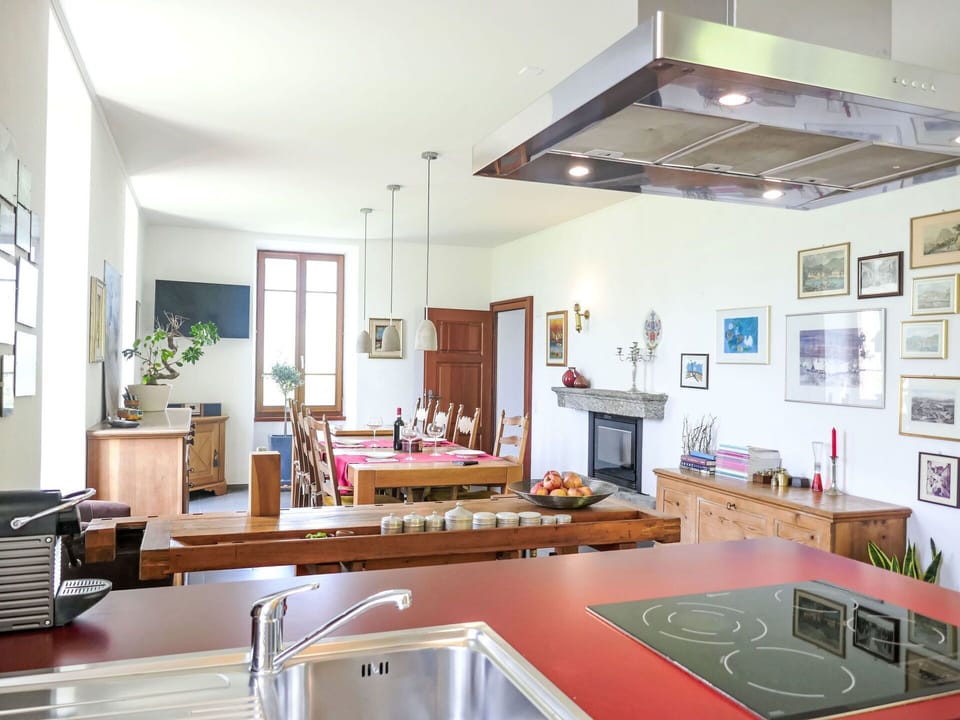 Furniture, Kitchen, Interior Design, Flooring, Countertop, Wood, Ceiling, Cabinetry, Kitchen Appliance, Floor