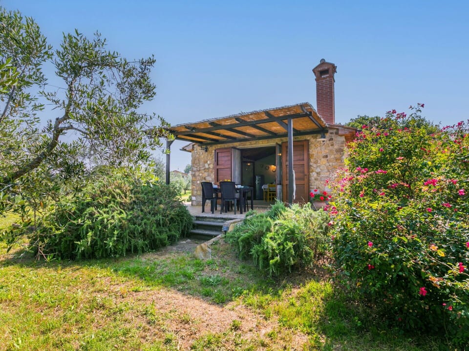 Shrub, Cottage, Rural Area, Garden, Farmhouse, Lawn, Brick, Landscaping, Garden Buildings, Backyard