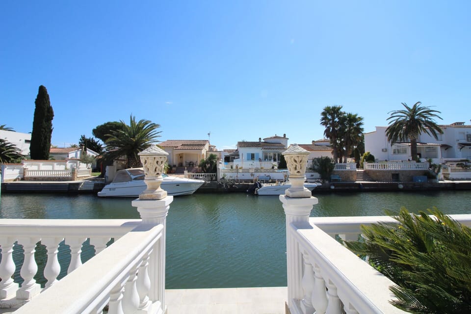 Villa | Exterior