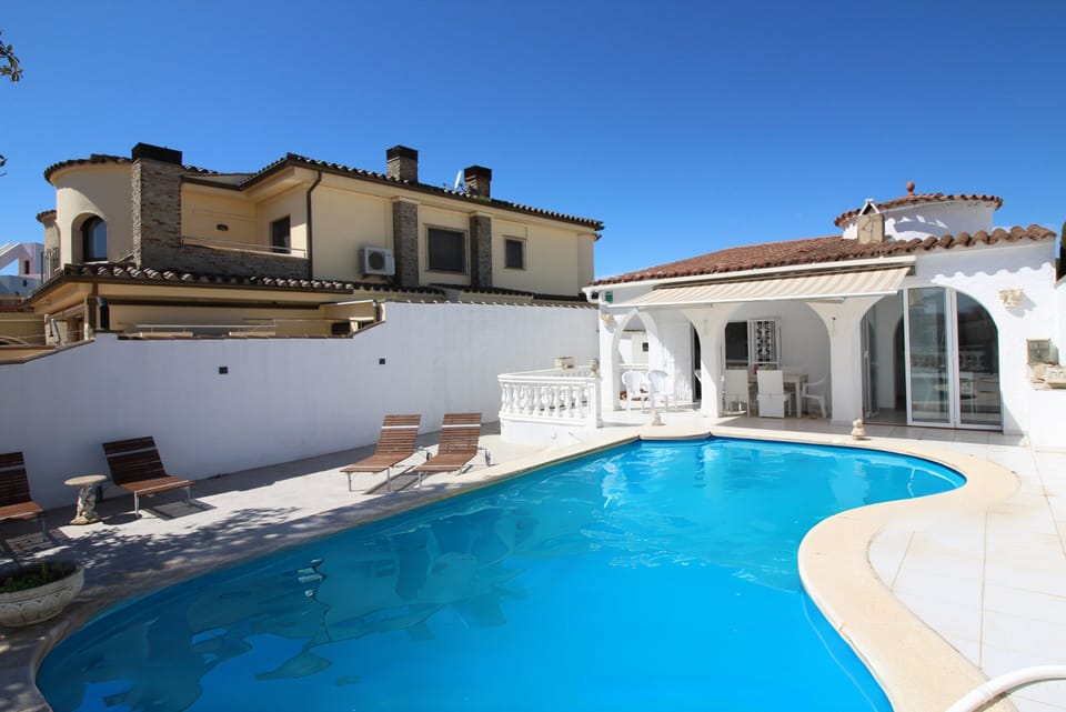 Villa | Pool | Indoor pool, outdoor pool