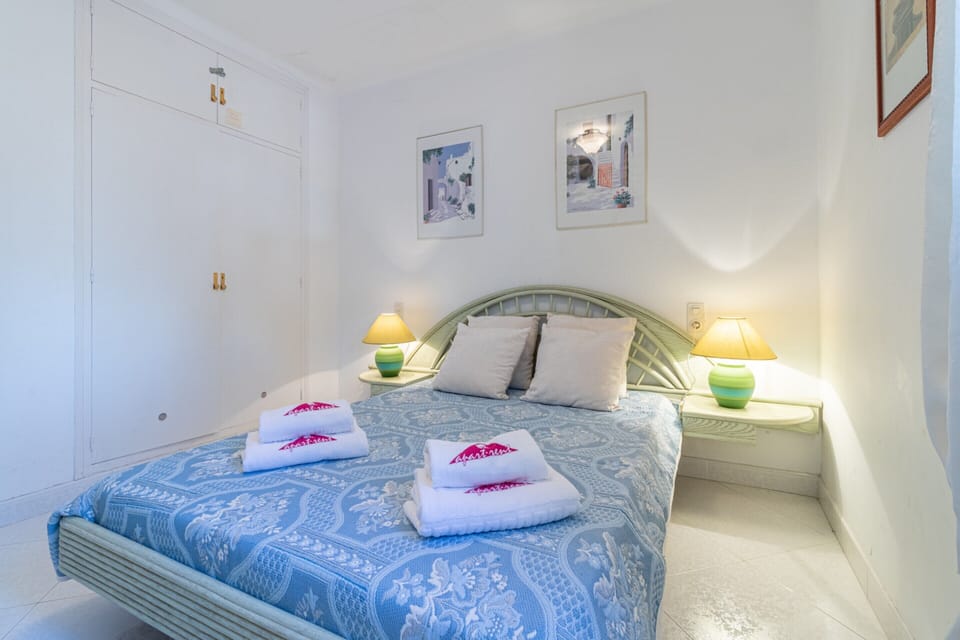 Villa | 4 bedrooms, iron/ironing board