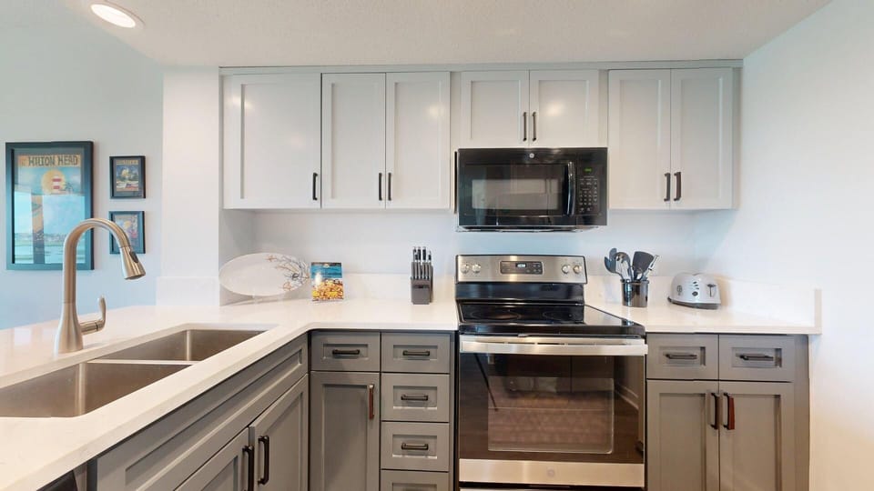 Fully Stocked Kitchen