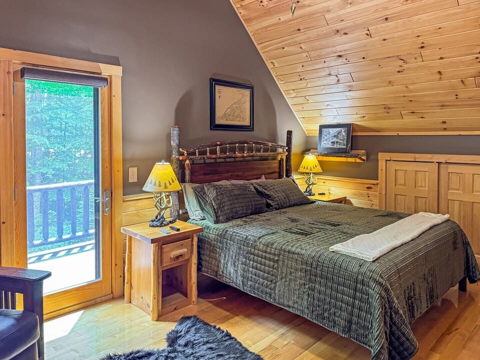 Primary Bedroom - King Bed