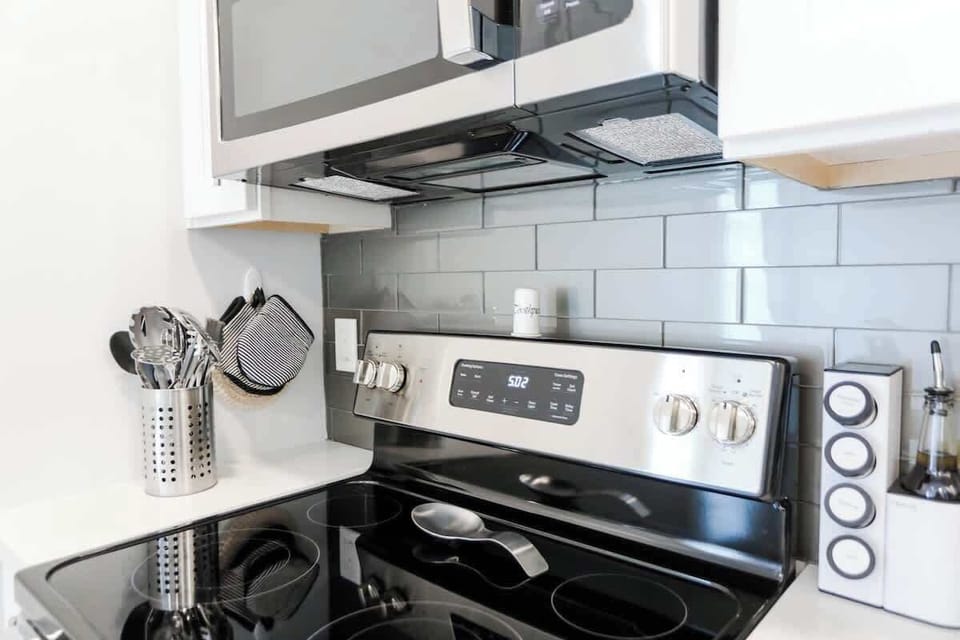 Super small but full of character - a kitchen space that feels warm and welcoming. 