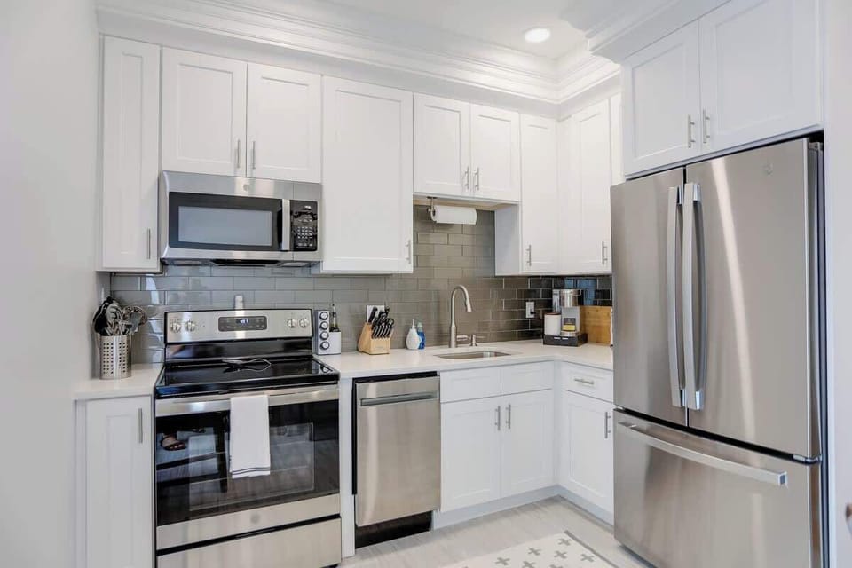 A compact kitchen with everything you need within arms reach. 