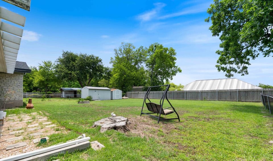 From sky views to swing vibes. Lazy afternoons were made for backyards like this.