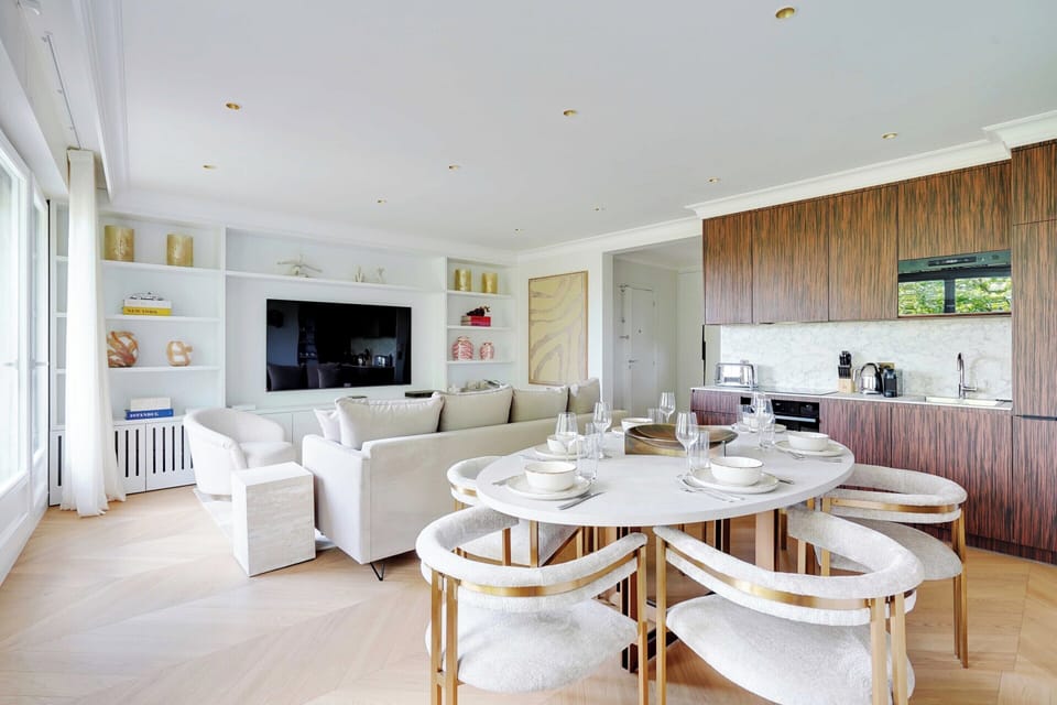 Apartment | Dining