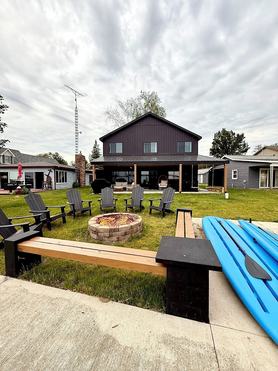 Lakeside - Fireside Shore