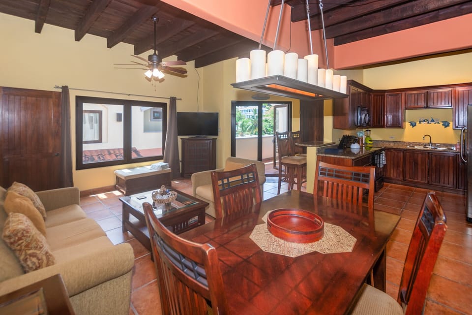 Apartment, 2 Bedrooms | Living area