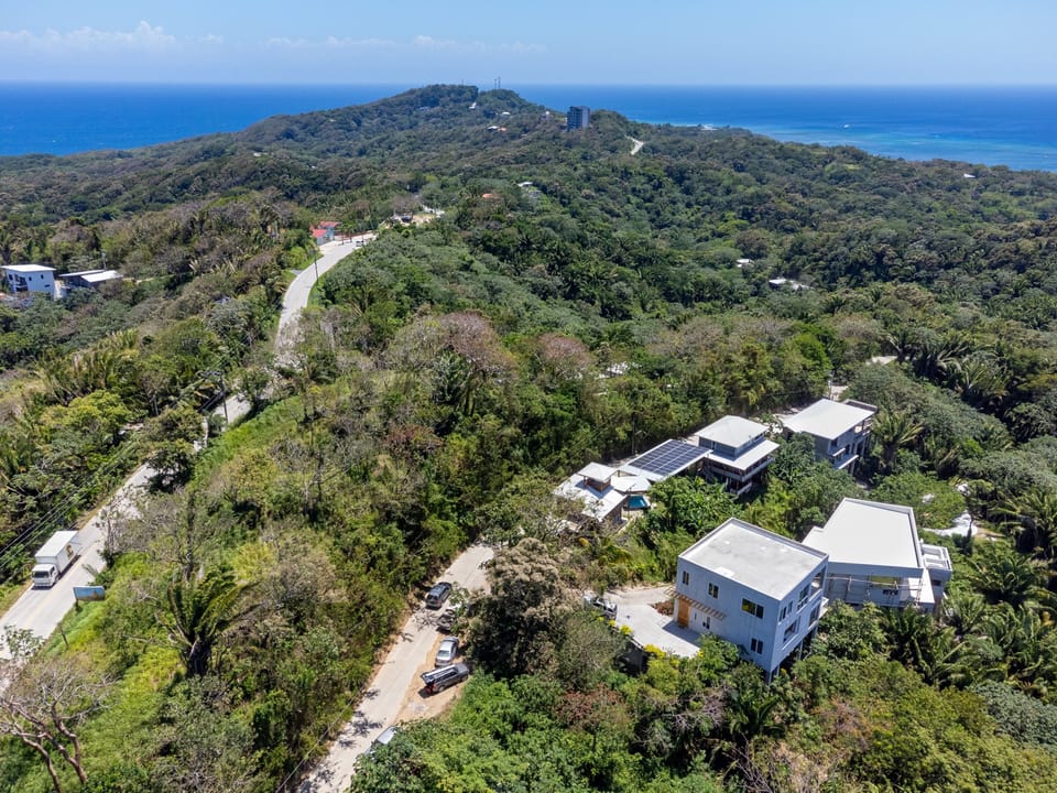 House, 4 Bedrooms | Aerial view
